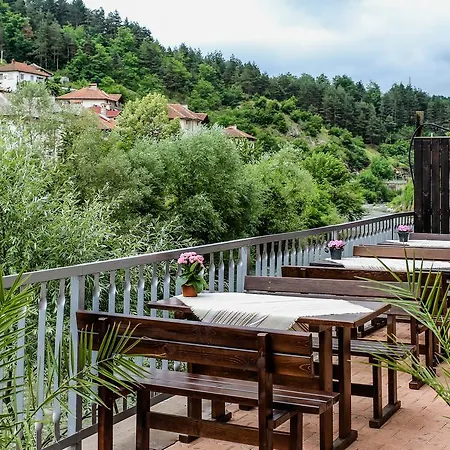 бялата къща 3* Zlatograd